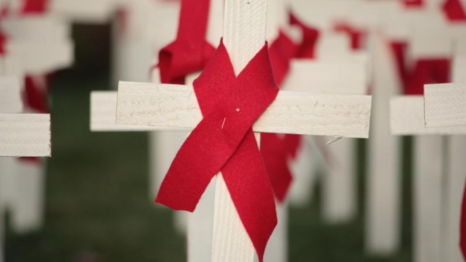 En México murieron más de 4 mil 600 personas por padecimientos relacionados con el VIH en 2021.