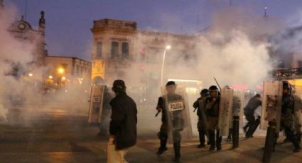Dispersan con gas lacrimógeno manifestaciones contra 'gasolinazo' en Jalisco