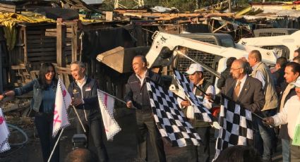 Inicia derrumbe de casas de cartón y láminas en Iztapalapa
