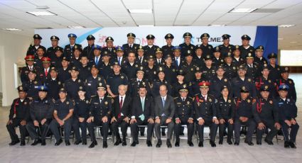Telmex reconoce a policías destacados de CDMX