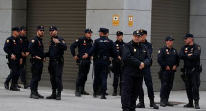 Justicia española dicta prisión para 8 miembros catalanes independentistas