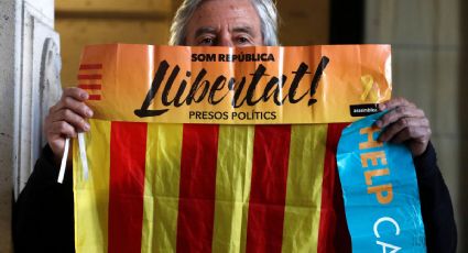 Ex consejeros del gobierno catalán acatan constitución para salir de cárcel