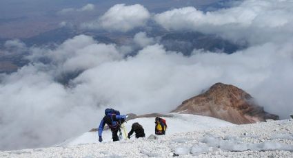 Reportan desaparición de cinco alpinistas en el Pico de Orizaba