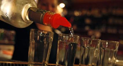 Cofepris debe informar sobre cantidad y consumo de alcohol adulterado: INAI 