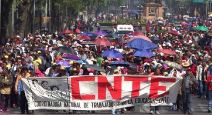 CNTE se manifiesta frente a SFA en Morelia (VIDEO)