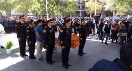 Encabeza Hiram Almeida cortejo fúnebre de policía fallecido