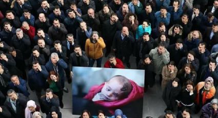 Bebé sirio herido tras ataque se convierte en símbolo de la red