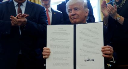 Trump firma orden ejecutiva para reducir las regulaciones federales