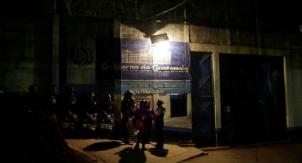Matan a dos funcionarios durante motín en penal de Guatemala y retienen a cuatro