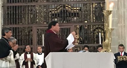 Norberto Rivera ora en catedral por jefes de Estado y la paz