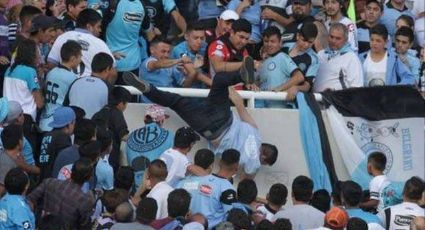 Muere aficionado arrojado desde las gradas durante partido en Argentina