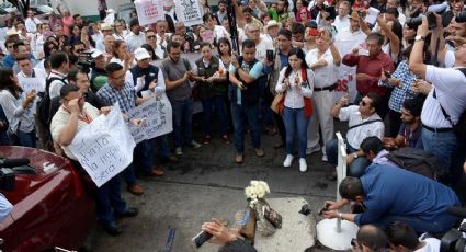 Gobernador promete a periodistas investigar asesinato de Javier Valdez