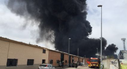 Al menos 15 heridos deja explosión en planta industrial de España