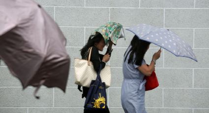 Tifón Merbok cancela cien vuelos en Hong Kong y China