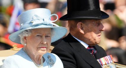 Isabel II preside un minuto de silencio por las víctimas del incendio