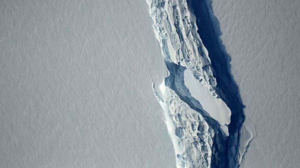 Iceberg se desprende de la Antártida