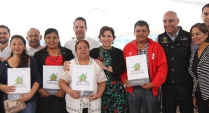 Sedatu entrega mil 300 escrituras a familias de Querétaro