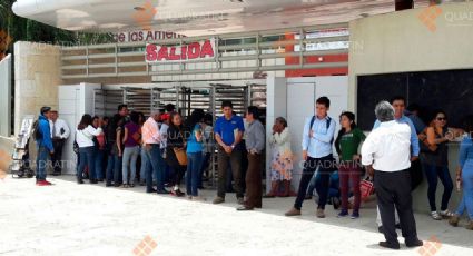 Manifestantes bloquean accesos a Ciudad Administrativa en Oaxaca