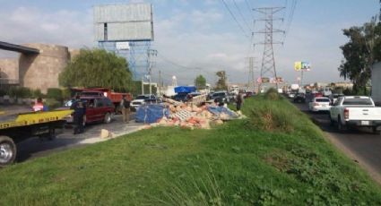 Volcadura en carretera Texcoco-Lechería deja al menos nueve lesionados
