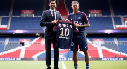 Presentan a Neymar con el PSG en el estadio del Parque de los Príncipes