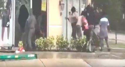 Saquean tienda en Florida durante el paso del huracán 'Irma'