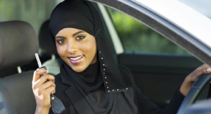 Mujeres podrán manejar en Arabia Saudita a partir de 2018
