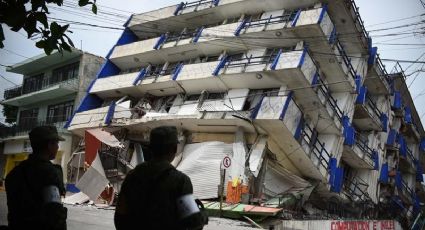 INE guarda minuto de silencio por víctimas del sismo