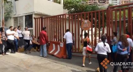 Trabajadores impiden acceso a la fiscalía de Acapulco 