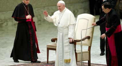 Papa Francisco visita hospital infantil en víspera de Reyes