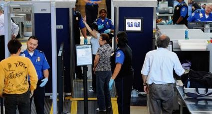 Despiden a policía tailandés por golpear a un turista chino en el aeropuerto