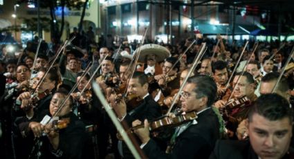 Más de 300 mariachis dan serenata en Plaza Garibaldi 