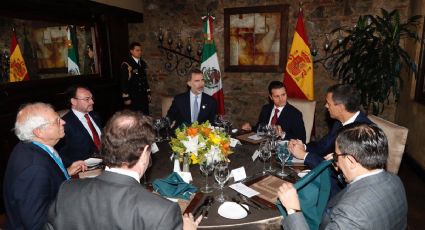Se reúne EPN con el Rey de España en la Cumbre Iberoamericana en Guatemala