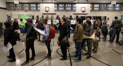 Electores participan con largas filas en primeras elecciones de la era Trump (FOTOS)