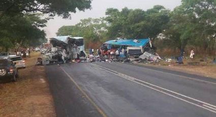 Choque de autobuses deja al menos 47 muertos en Zimbabwe