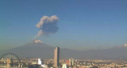 Registra Popocatépetl explosión con fragmentos incandescentes