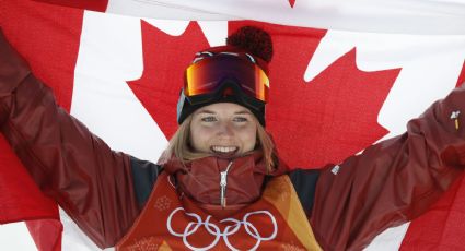 Cassie Sharpe de Canadá conquista oro en halfpipe de esquí acrobático