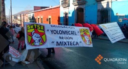 Sindicalistas de salud bloquean calles de Oaxaca; exigen pago de subsidios