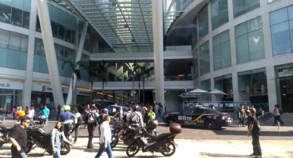 Pasional, posible balacera en centro comercial Reforma 222 (VIDEO)