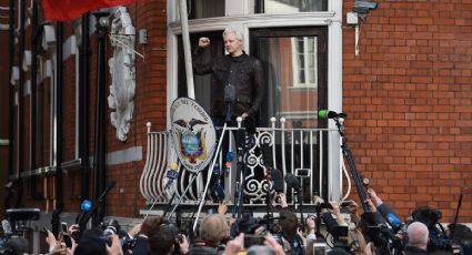 Restringen comunicaciones a Assange por violar acuerdo con Ecuador