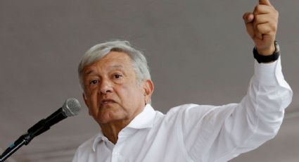 AMLO lanza historieta contra obra del NAICM 