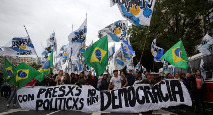 Defensores de Lula Da Silva protestan en embajada de Brasil en Buenos Aires