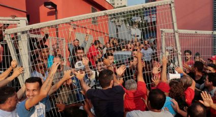 Manifestantes impiden a Lula Da Silva salir del sindicato para entregarse a las autoridades