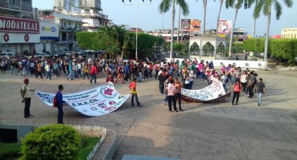 Normalistas toman presidencia de Tapachula; exigen reunión con Manuel Velasco