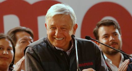 Crean piñata de AMLO acompañada de 'un tigre'