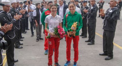 Reciben con mariachi a las medallistas, Lupita y Alegna González 