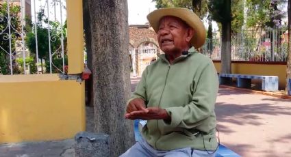 Hombre de 100 años aprende a leer en el INEA (VIDEO)