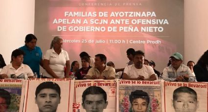 Padres de 43 normalistas desaparecidos, piden AMLO cumplir promesas 