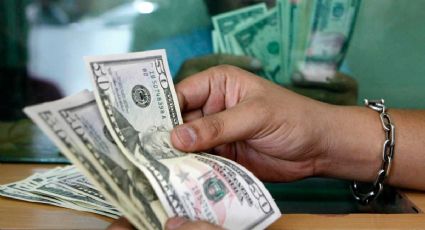 Dólar cotiza en 18.67 pesos en AICM 