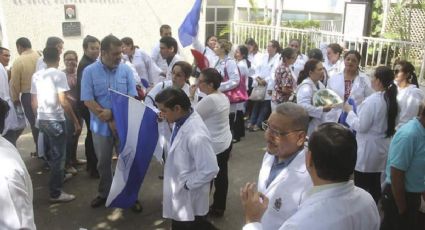 Despiden a médicos y enfermeras en Nicaragua por apoyar protestas contra el gobierno