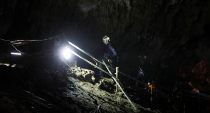 'No se preocupen, papá y mamá', escriben niños atrapados en cueva tailandesa